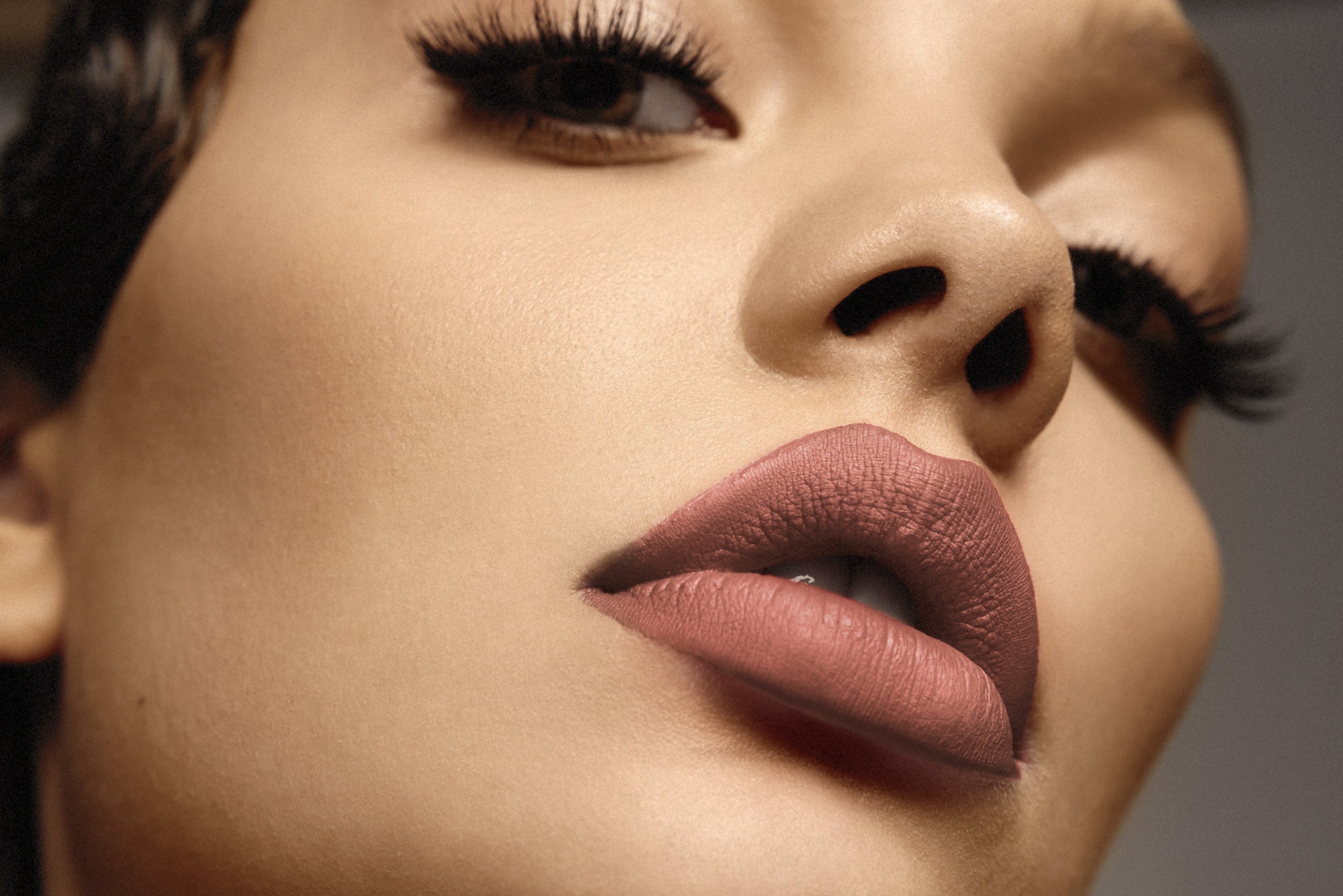 Buy Makeup Revolution Matte Bomb Liquid Lipstick Burgundy Star 4.6ml ·  Iceland